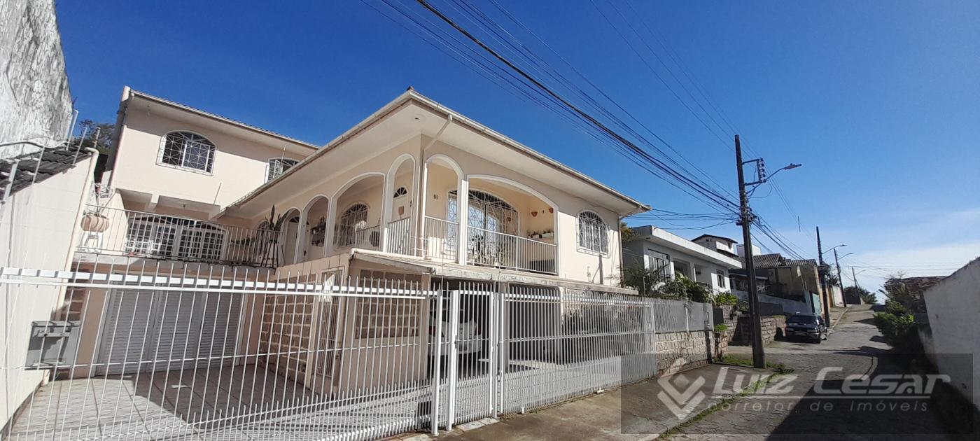 Casa, 6 quartos, 368 m² - Foto 1