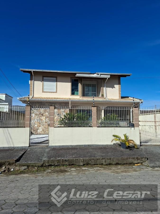 Casa, 4 quartos, 212 m² - Foto 1
