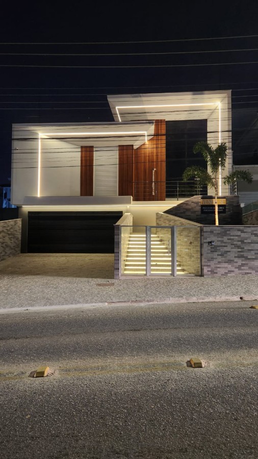 Casa, 3 quartos, 240 m² - Foto 1