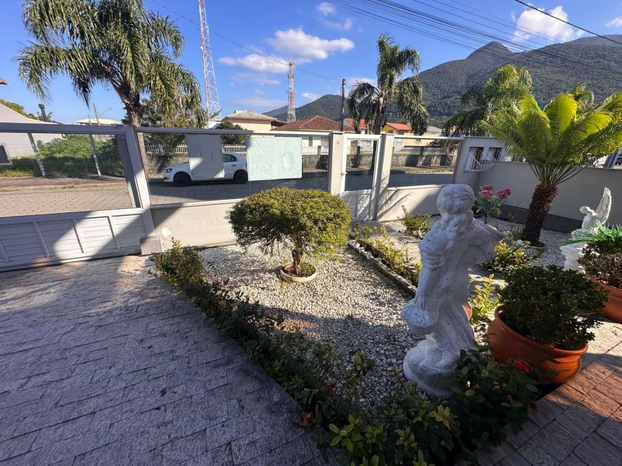 Casa, 4 quartos, 257 m² - Foto 2