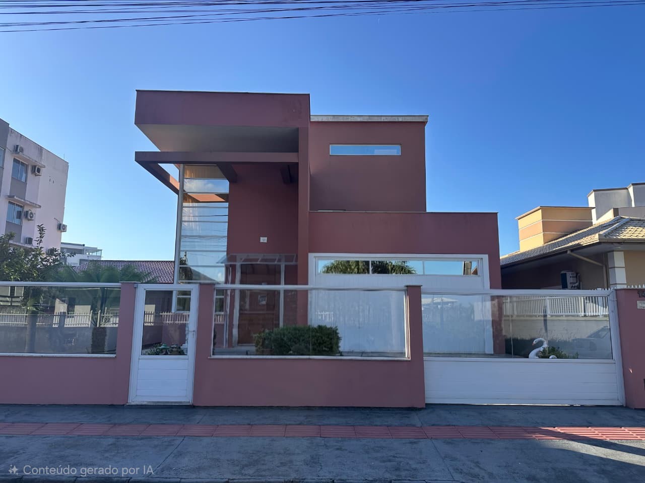Casa, 4 quartos, 257 m² - Foto 1